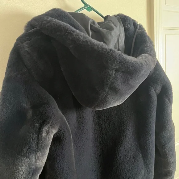 Carolina Belle Navy Faux Fur Coat - Picture 3 of 3